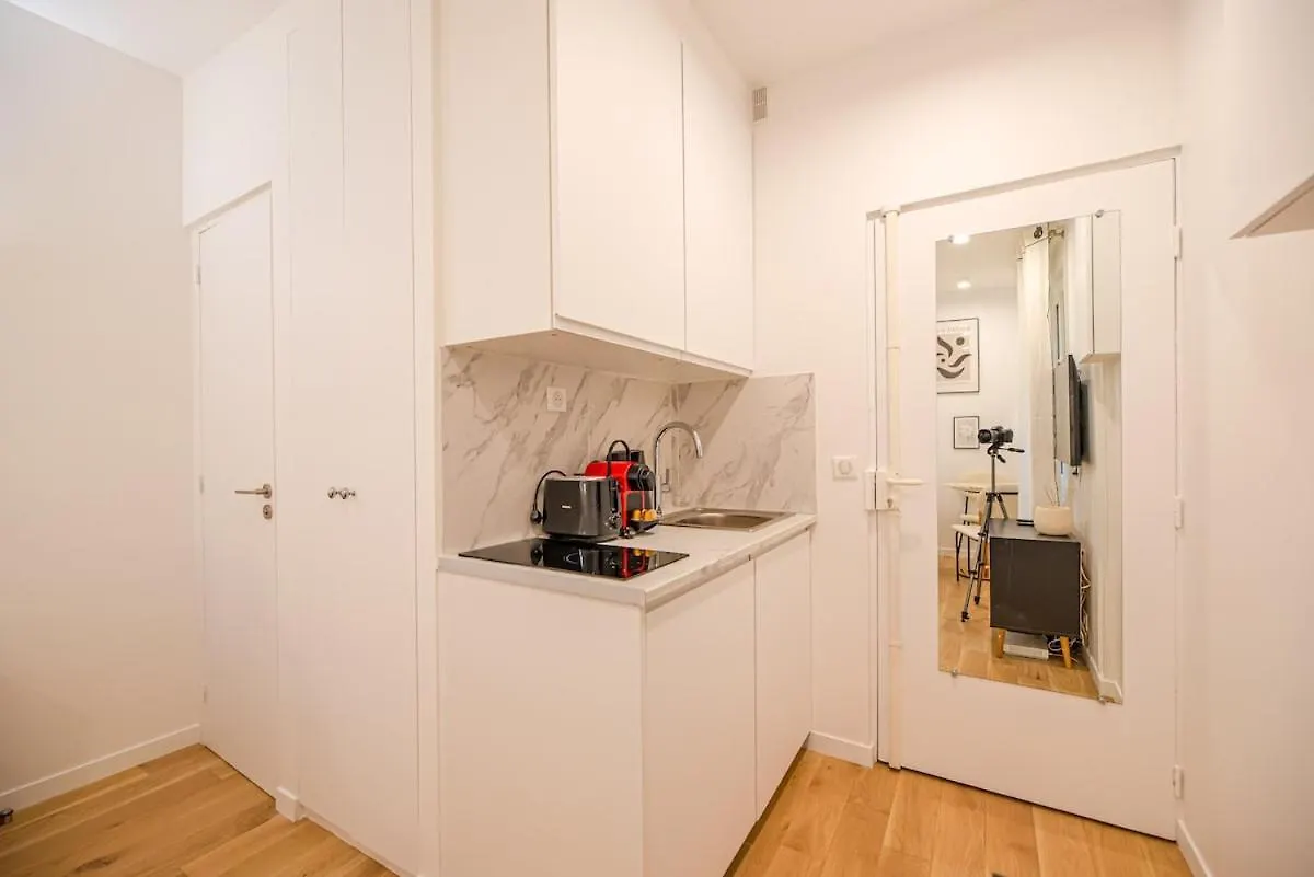 Charming Studio In The Marais Parigi