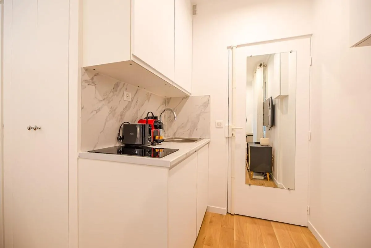 Charming Studio In The Marais Paris Apartment
